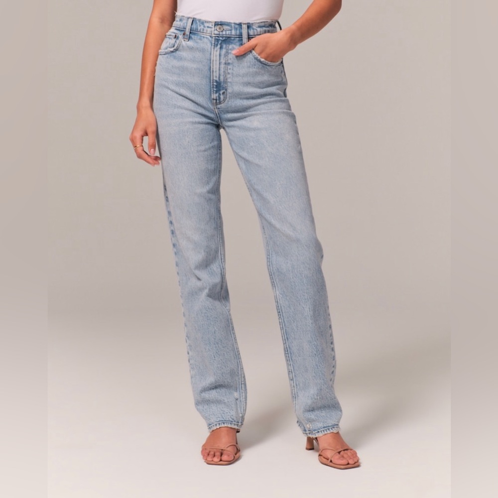 Abercrombie & Fitch Ultra High Rise 90’s Straight Jean